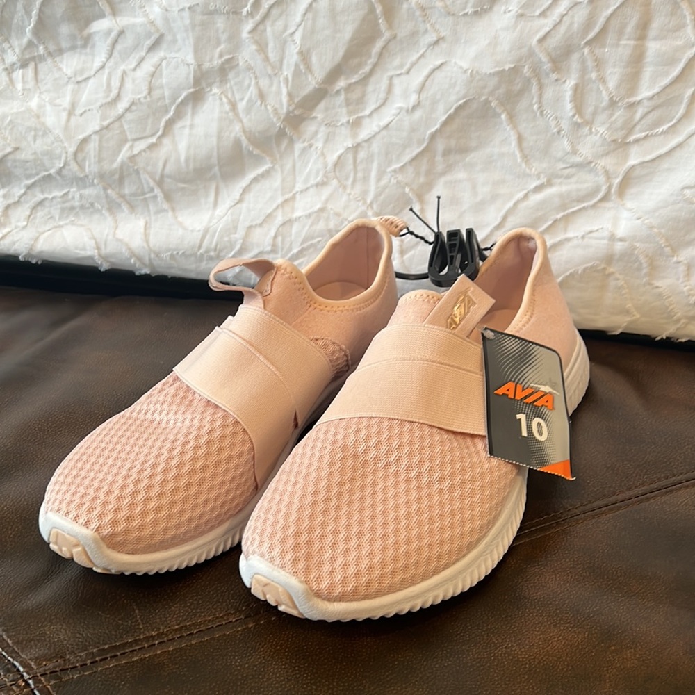 AVIA Sneakers